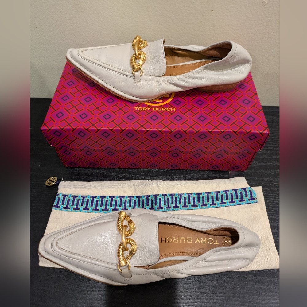 Tory Burch Cream Loafers with Gold Accent Size 8